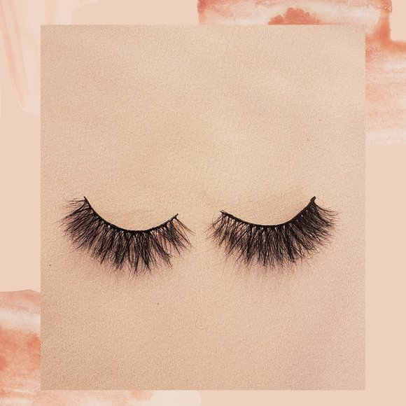 Miss Bellona False Lashes - Picture 2 of 3